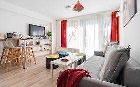 Modern four bedroom apartment in Palace District